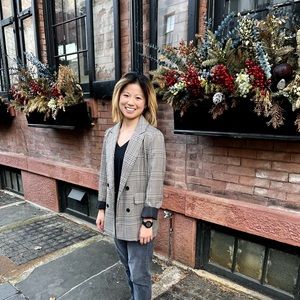 Meet your Posher, Genna